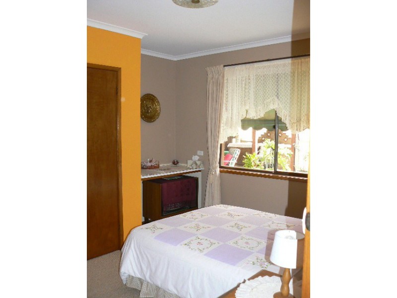 16 Hillview Avenue, Moama NSW 2731