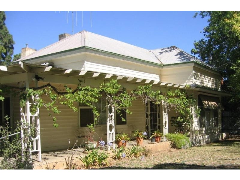 27 Watson St, Echuca VIC 3564