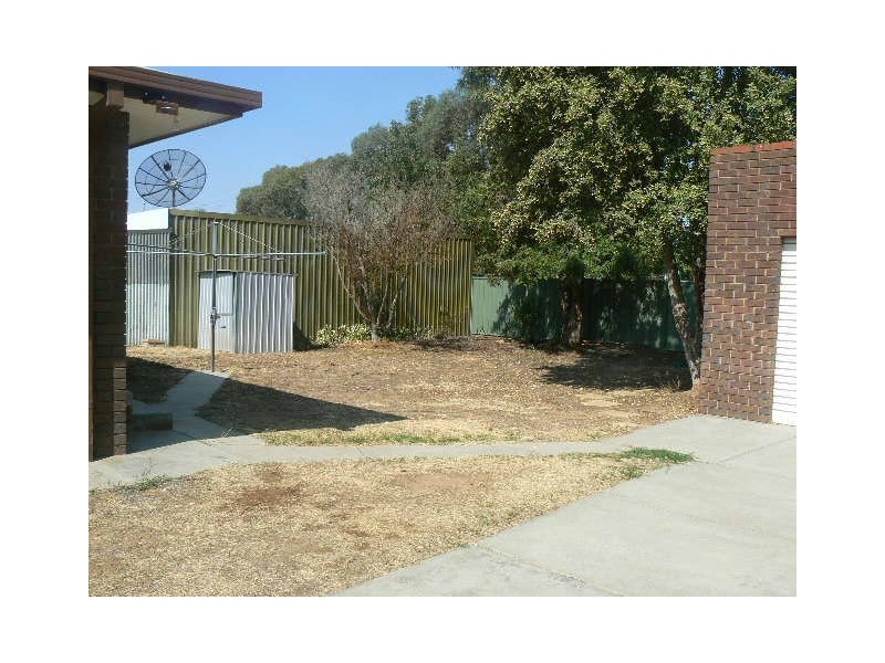 73 Pakenham St, Echuca VIC 3564