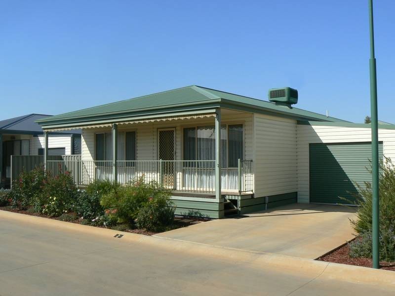 2 Perry Place, Cobb Haven, Moama NSW 2731