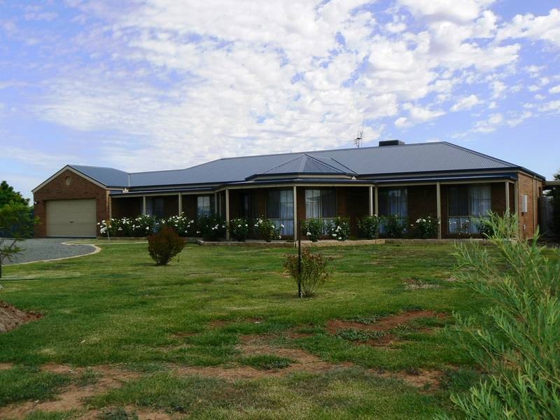 46 Brecon Court, Echuca VIC 3564