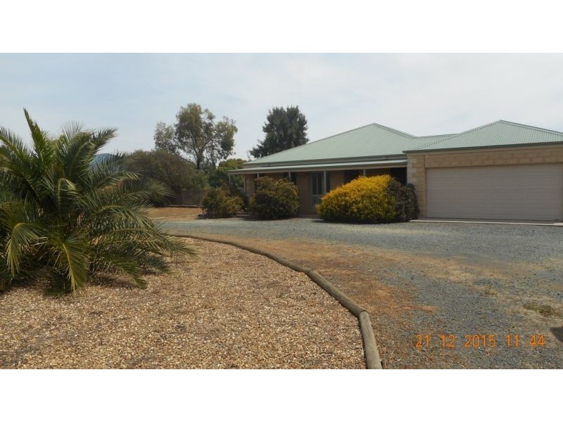 24 Brecon Crt, Echuca VIC 3564