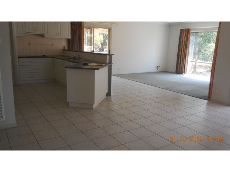 24 Brecon Crt, Echuca VIC 3564