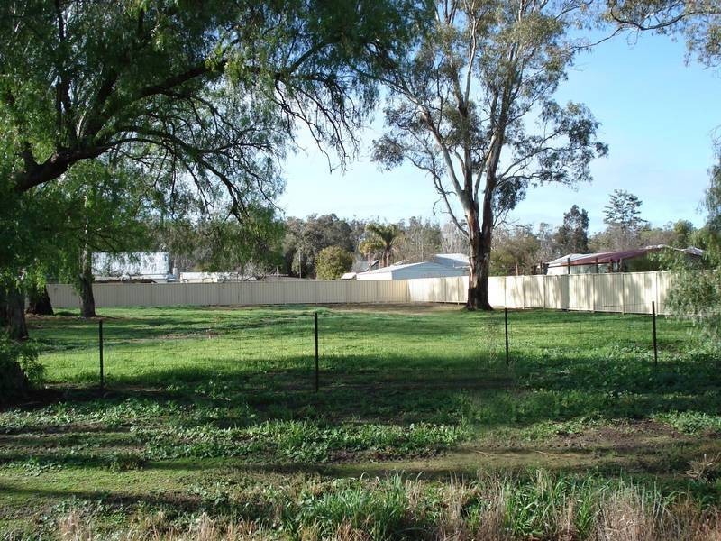 27 Hart Street, Rochester VIC 3561