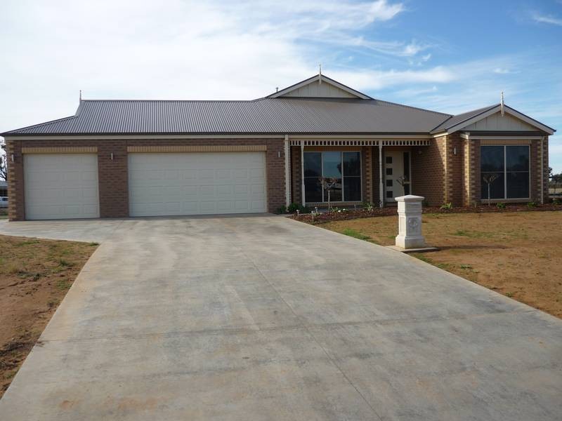 9 Burgundy Crt, Moama NSW 2731
