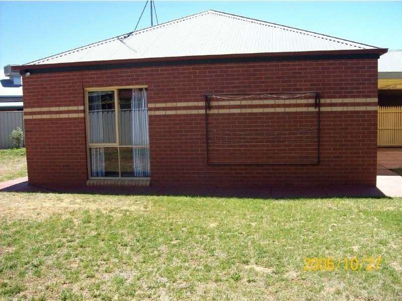 2 Julia Crt, Moama NSW 2731