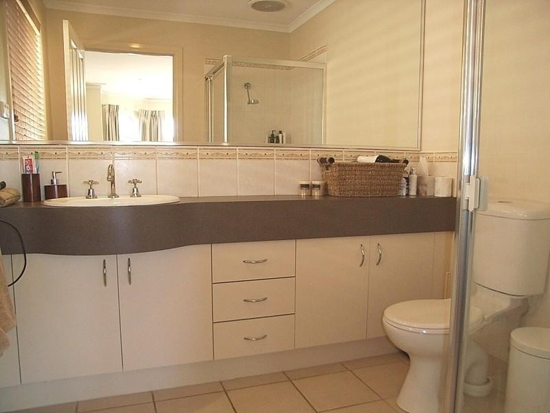 8 Park Ave, Echuca VIC 3564