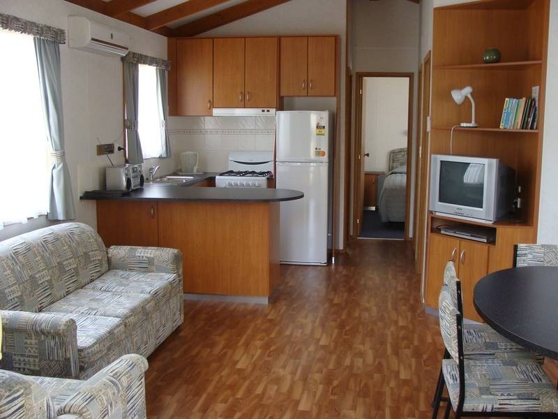 Cabin 63 Murray River Holiday Park, 2 Blair Street, Moama NSW 2731