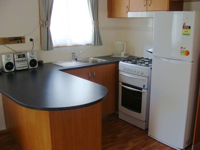 Cabin 63 Murray River Holiday Park, 2 Blair Street, Moama NSW 2731