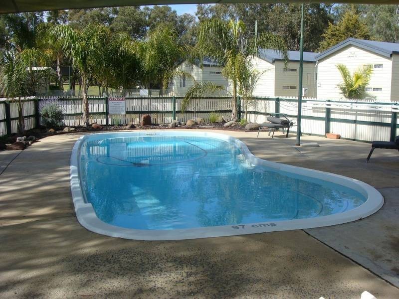 Cabin 63 Murray River Holiday Park, 2 Blair Street, Moama NSW 2731