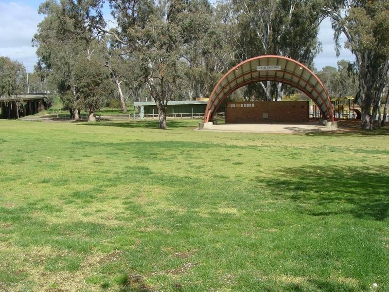 Cabin 63 Murray River Holiday Park, 2 Blair Street, Moama NSW 2731