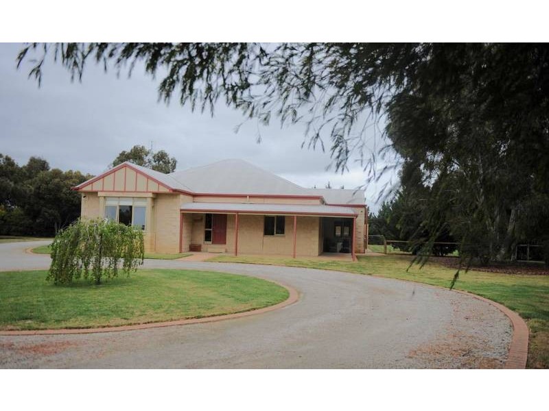 52 Schoeffel Drive, Echuca VIC 3564