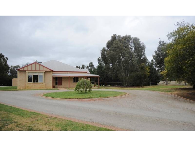 52 Schoeffel Drive, Echuca VIC 3564