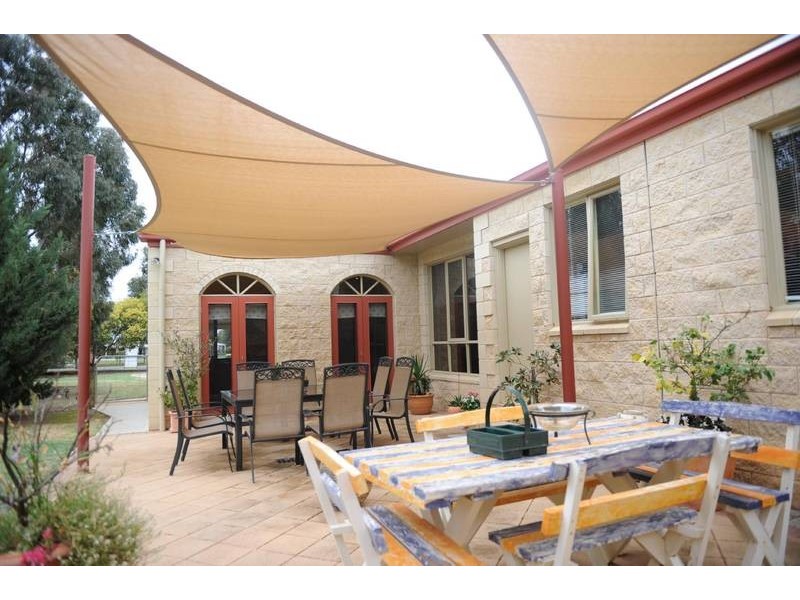 52 Schoeffel Drive, Echuca VIC 3564
