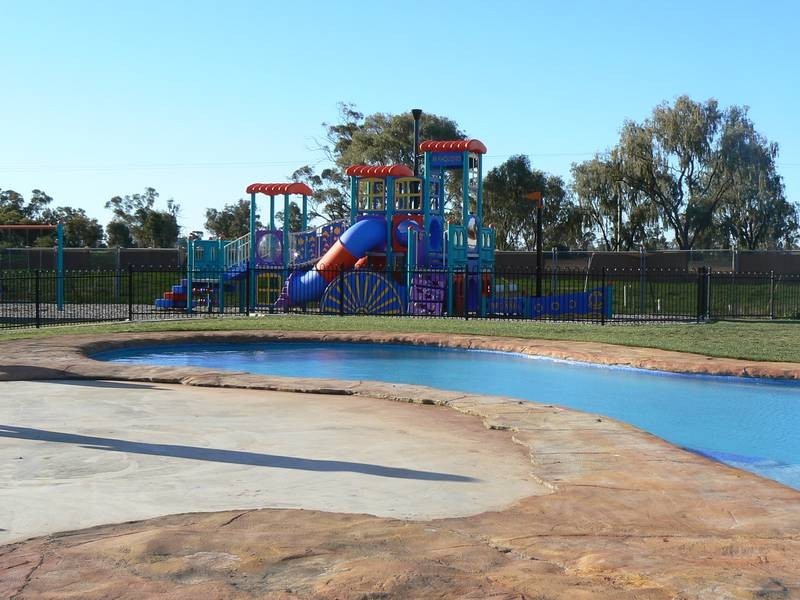 2A Perricoota Road, Moama NSW 2731