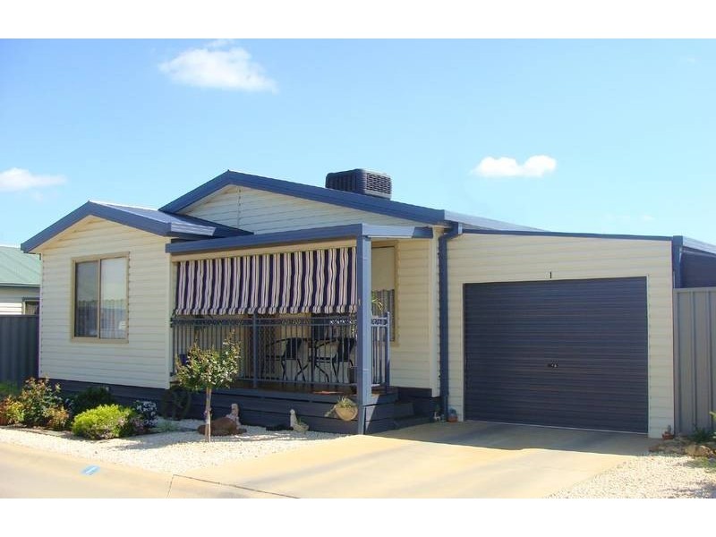 1 Swan Boulevard, Cobb Haven, Moama NSW 2731