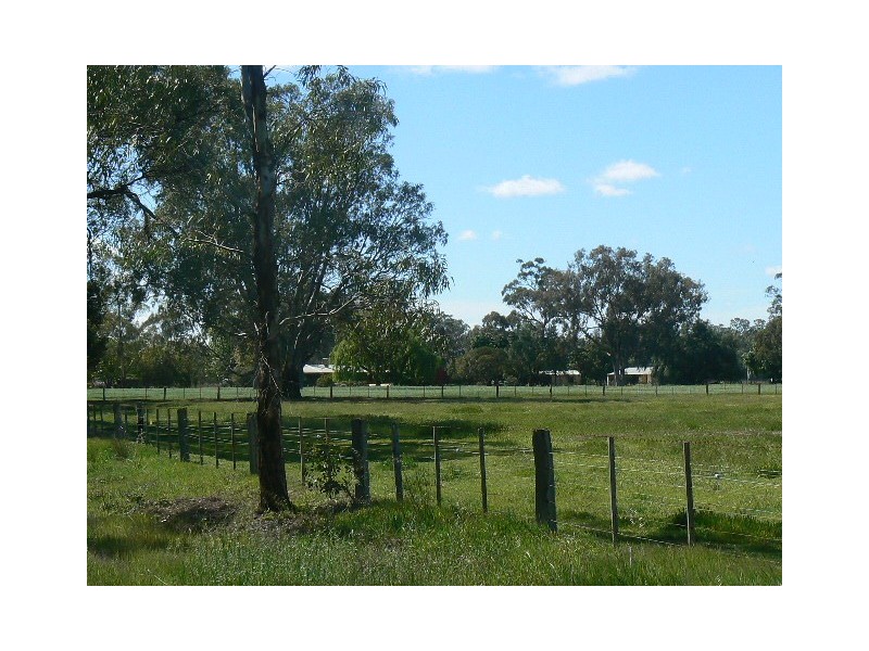 1 Glanville Road (Over Simmie Road), Echuca Village VIC 3564
