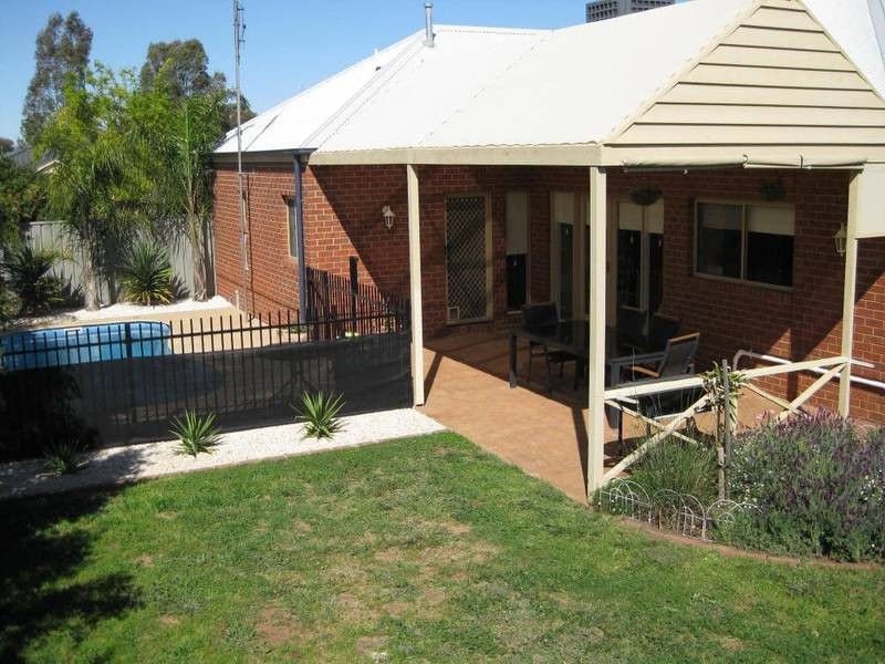 17 Caroline Court, Echuca VIC 3564