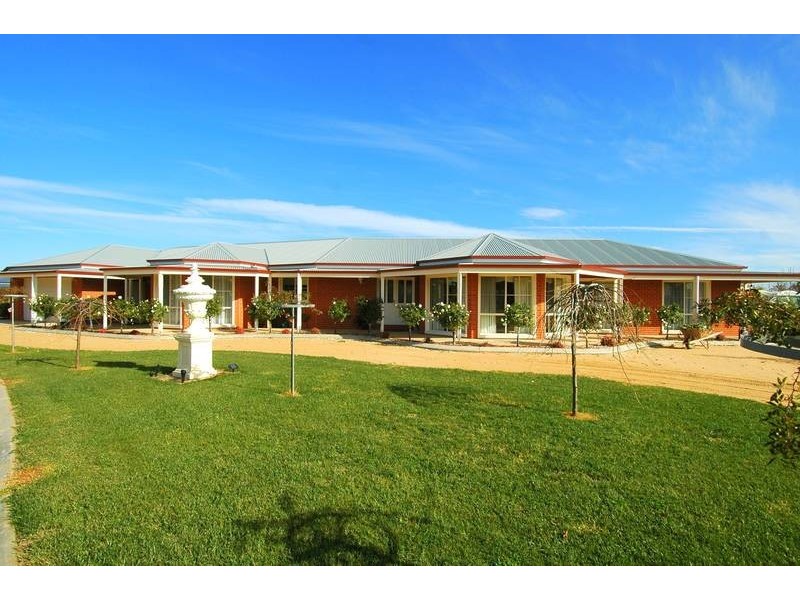 8541 Northern Highway, Echuca VIC 3564
