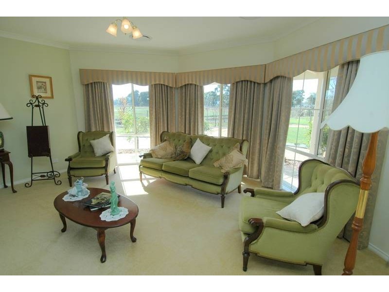 8541 Northern Highway, Echuca VIC 3564
