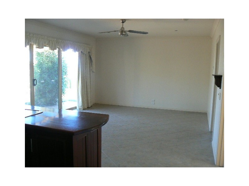 51 Genevieve Ave, Echuca VIC 3564