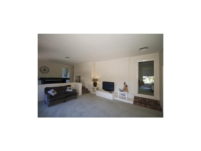 219 EYRE ST, Echuca VIC 3564