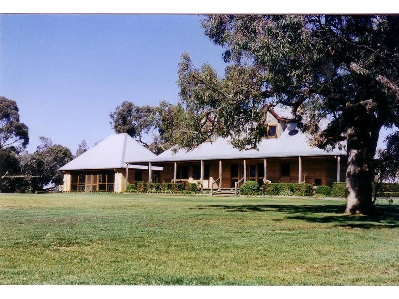 944 Murray Valley Highway, Echuca VIC 3564