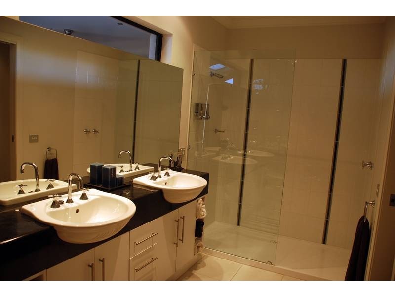 11 Yeovil Court, Echuca VIC 3564