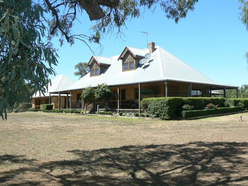 944 Murray Valley Highway, Echuca VIC 3564