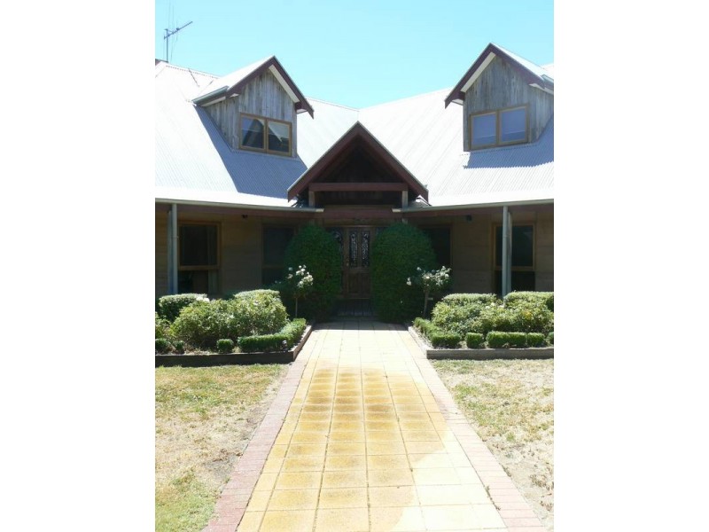 944 Murray Valley Highway, Echuca VIC 3564