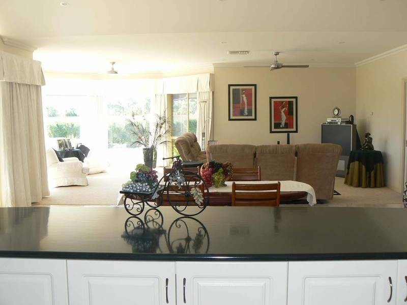 6 Silvergum Place, Moama NSW 2731