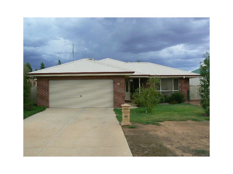 31 Aberdeen Way, Moama NSW 2731