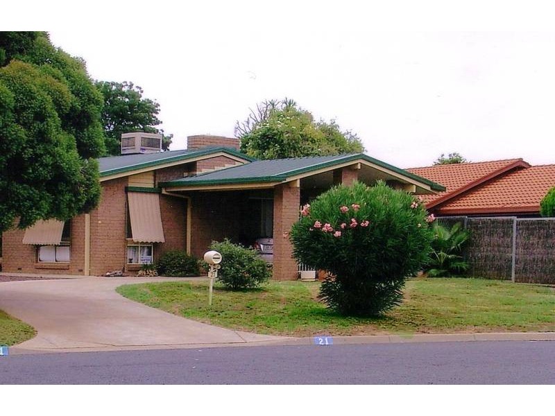 21 Hillview Ave, Moama NSW 2731