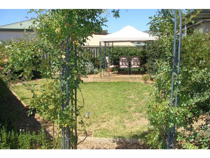 8 Paradise Place, Moama NSW 2731