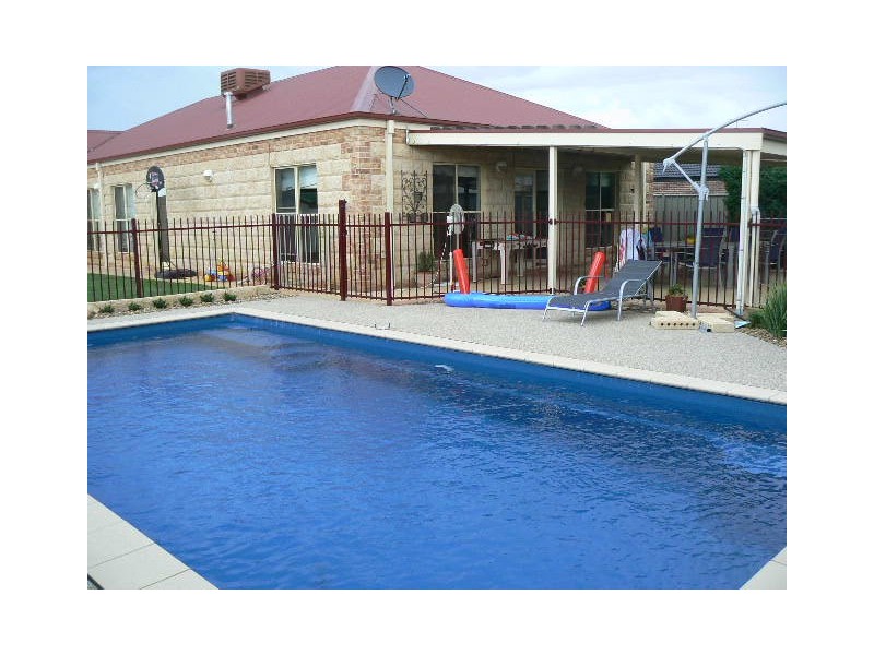 12 James St, Echuca VIC 3564