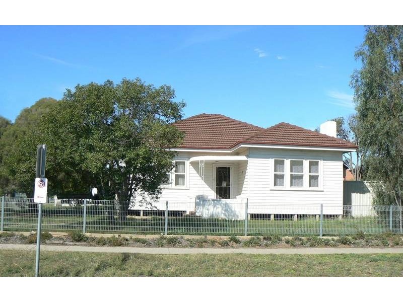 129 Cnr Pakenham & Hovell Streets, Echuca VIC 3564
