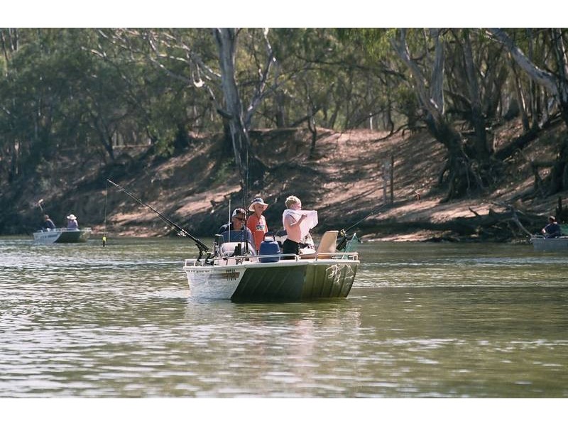 2210 Perricoota Road, Moama NSW 2731