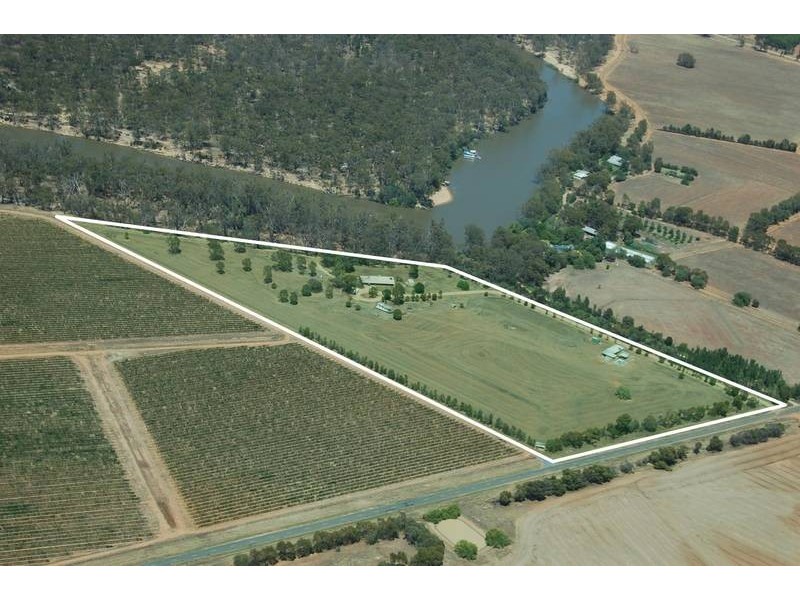 2210 Perricoota Road, Moama NSW 2731