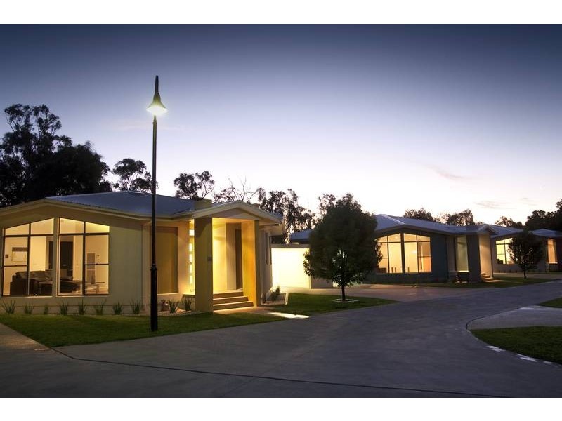 2 Perricoota Road, Moama NSW 2731