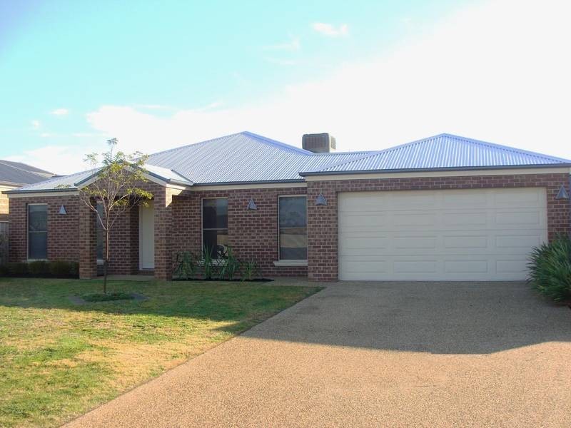 19 Forfar Drive, Moama NSW 2731