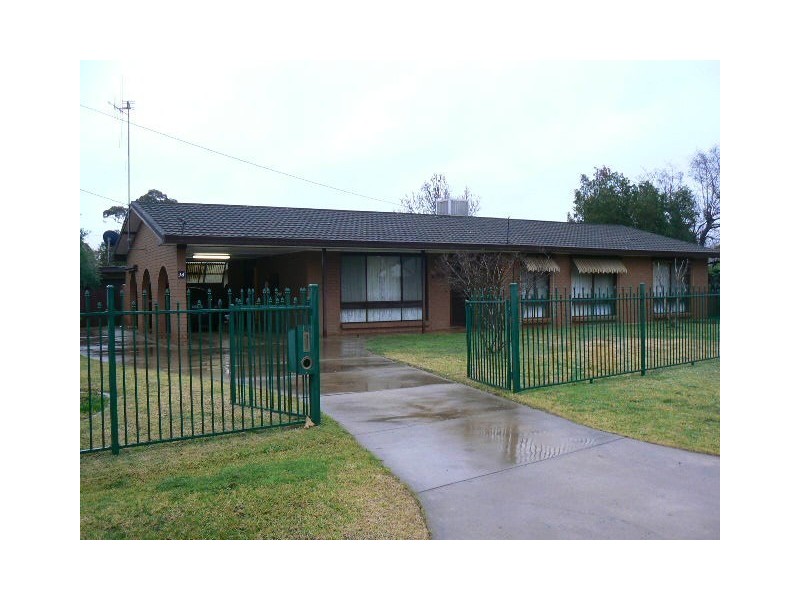14 Regent St, Moama NSW 2731