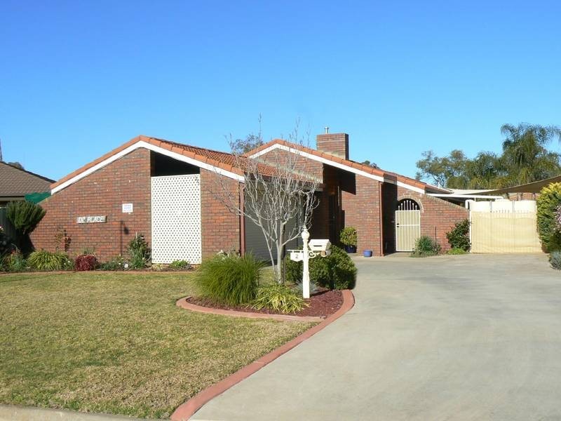 2 Carlyon Close, Moama NSW 2731