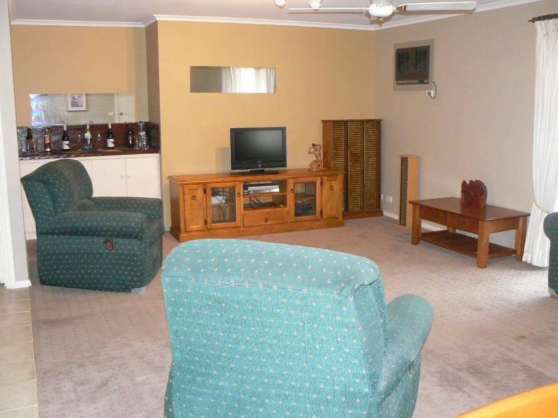 2/18 Porter Street, Moama NSW 2731