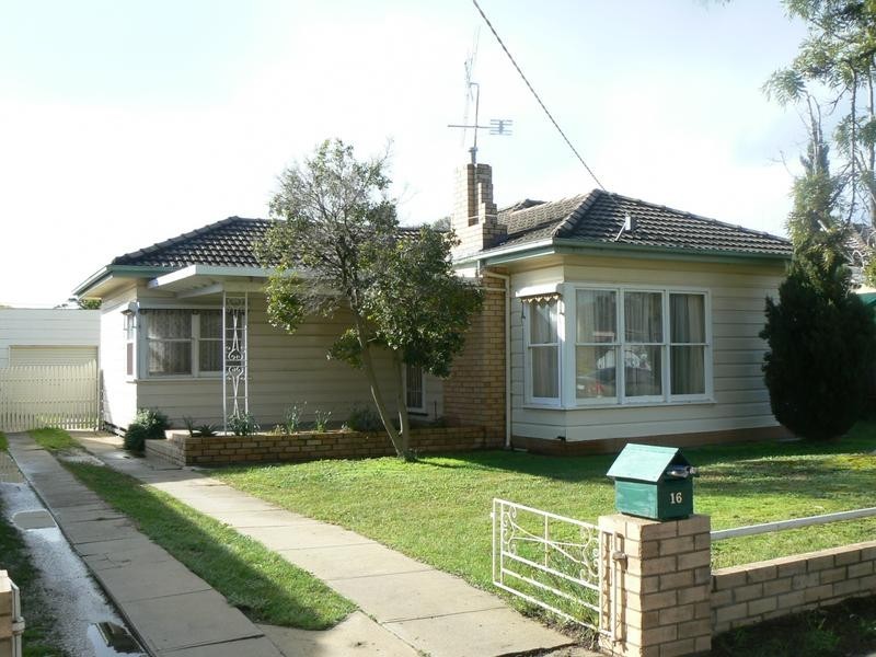 16 Civic Avenue, Echuca VIC 3564