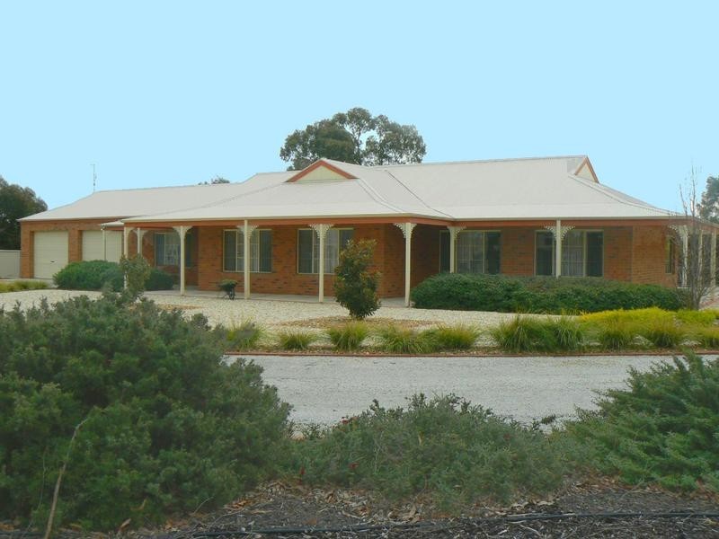 6 Brecon Court, Echuca VIC 3564