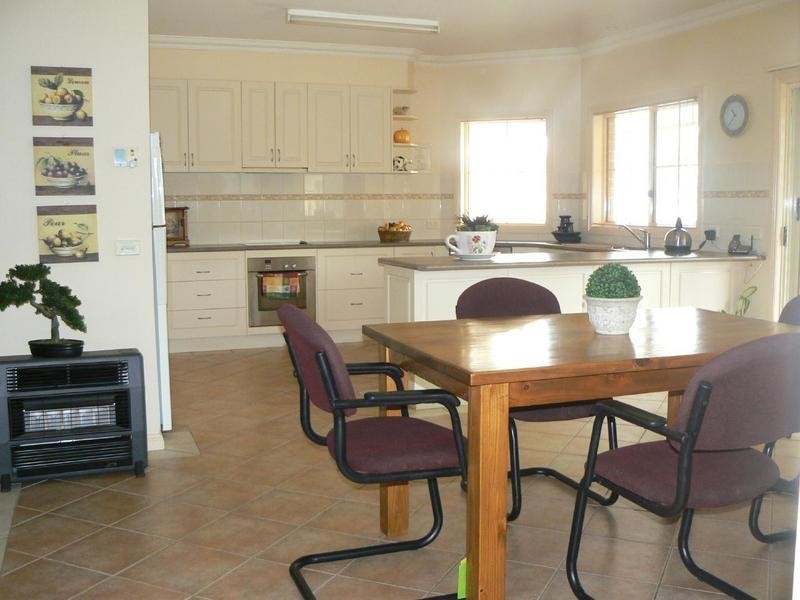 6 Brecon Court, Echuca VIC 3564