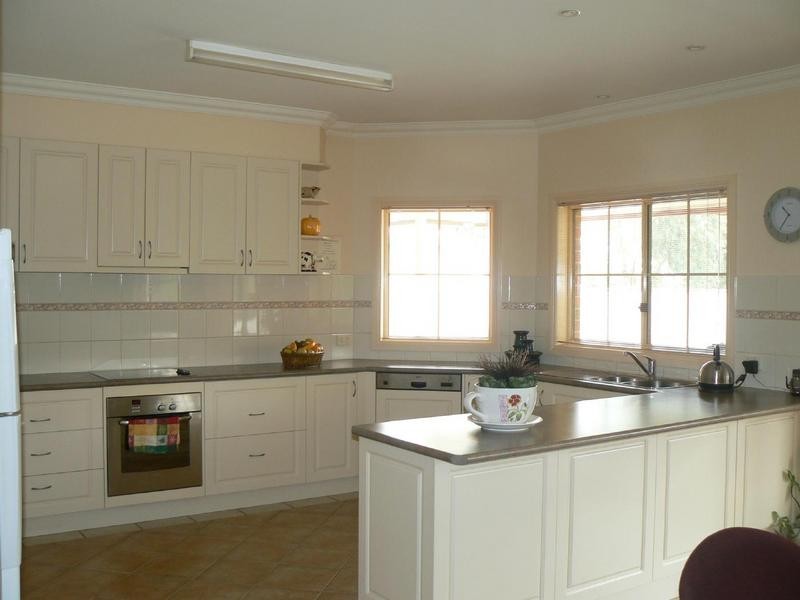 6 Brecon Court, Echuca VIC 3564