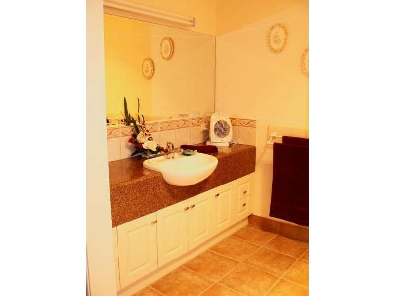 6 Brecon Court, Echuca VIC 3564