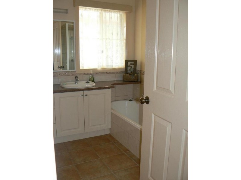 6 Brecon Court, Echuca VIC 3564