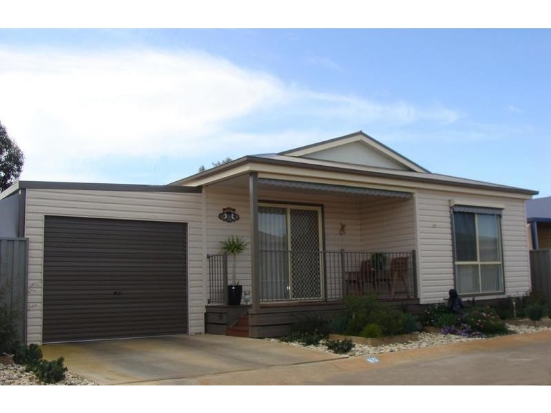 90 Swan Boulevard Cobb Haven, Moama NSW 2731